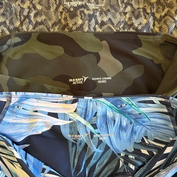 Bundle of 5 Pair Old Navy Active Elevate and Powerpress High-Rise Leggings - Picture 5 of 7